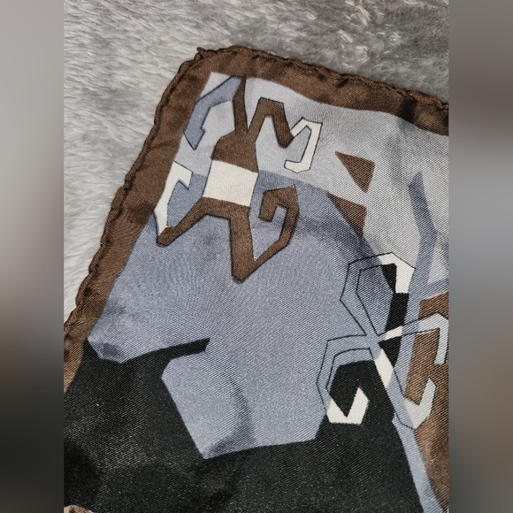 Givenchy Silk Scarf Vintage - Picture 15 of 16